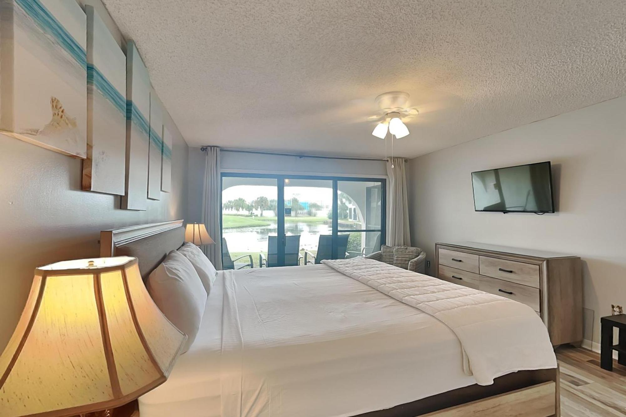 Apartment Edgewater 306